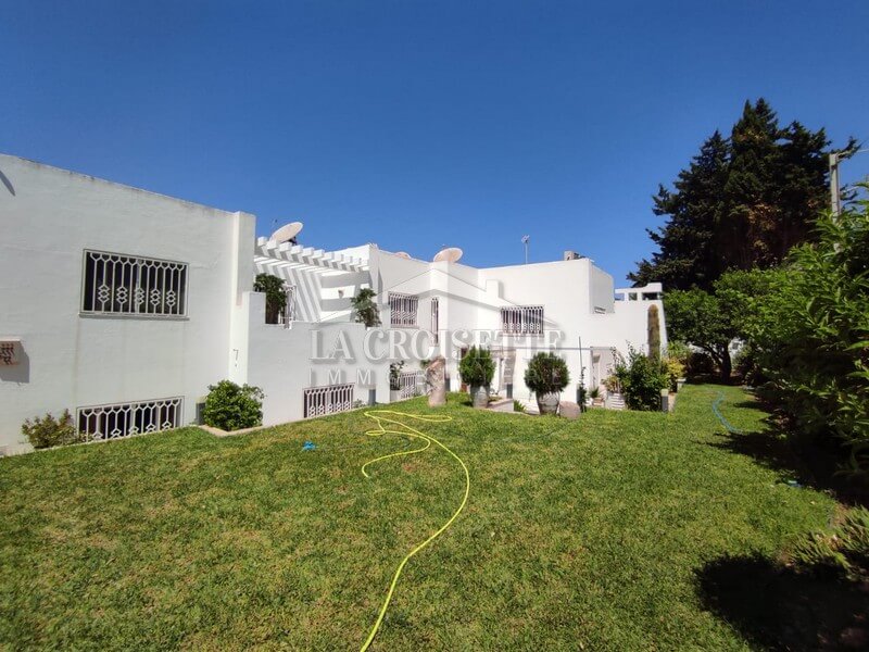 Villa S+6 avec piscine à Carthage